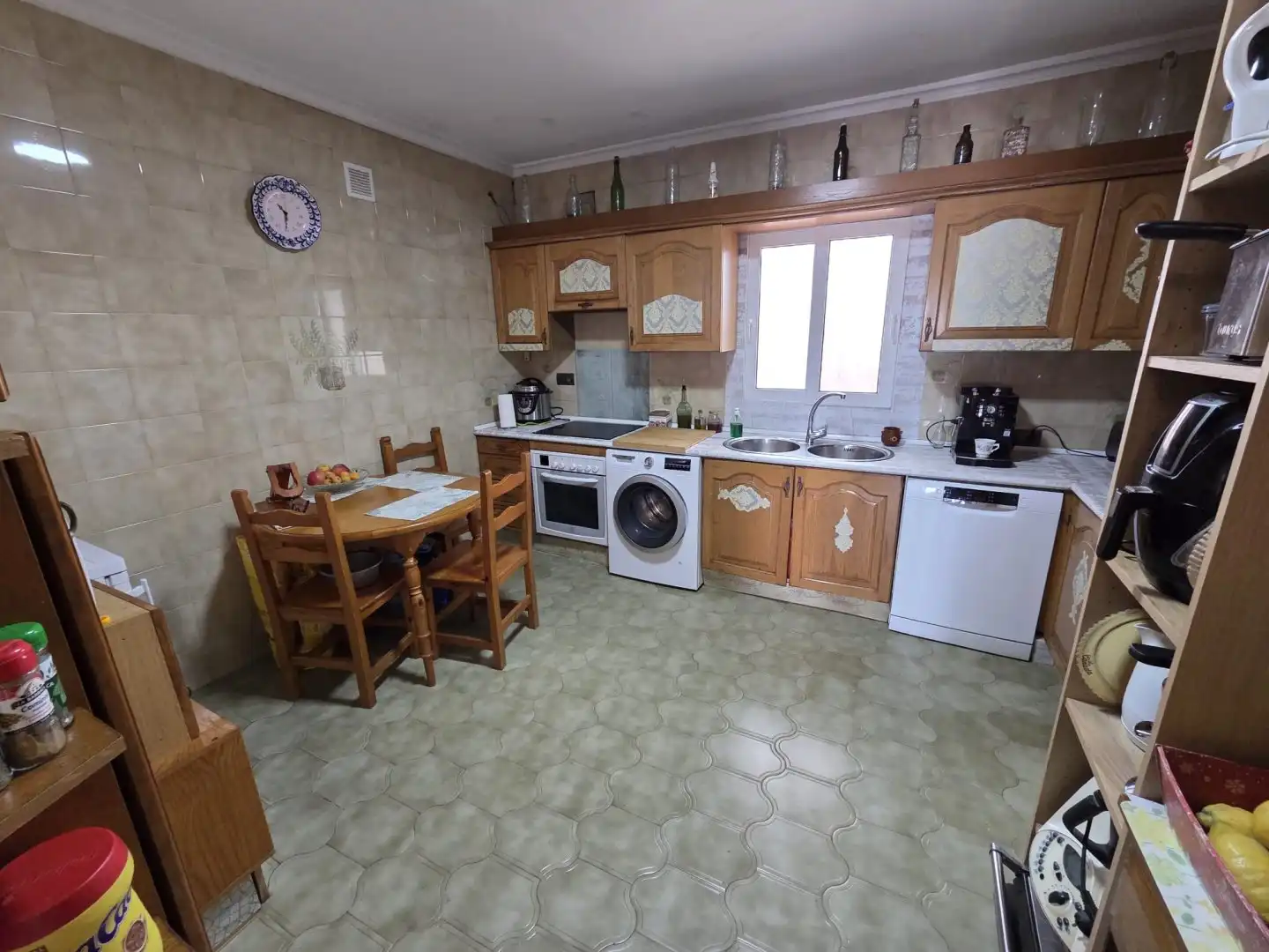 Cocina de Casa o chalet en venta en Málaga con Jardín privado, Terraza y Piscina