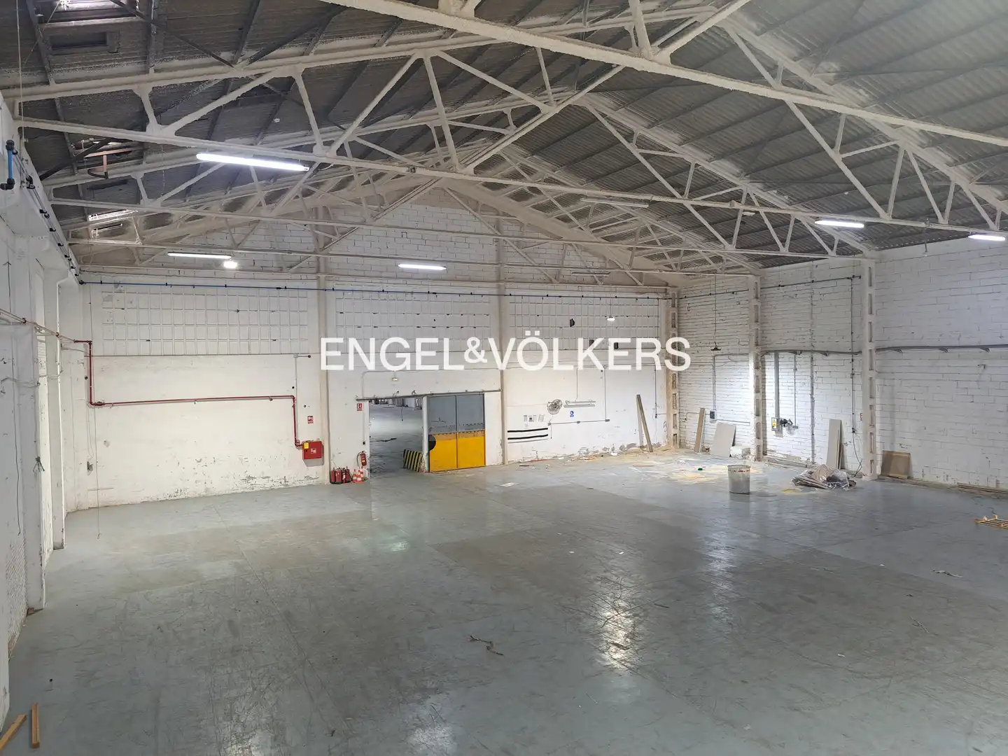 Exterior view of Industrial buildings for rent in L'Hospitalet de Llobregat