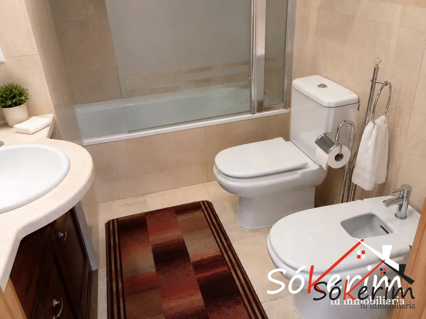 Baño de Piso en venta en Alcalá de Henares con Aire acondicionado, Calefacción y Trastero