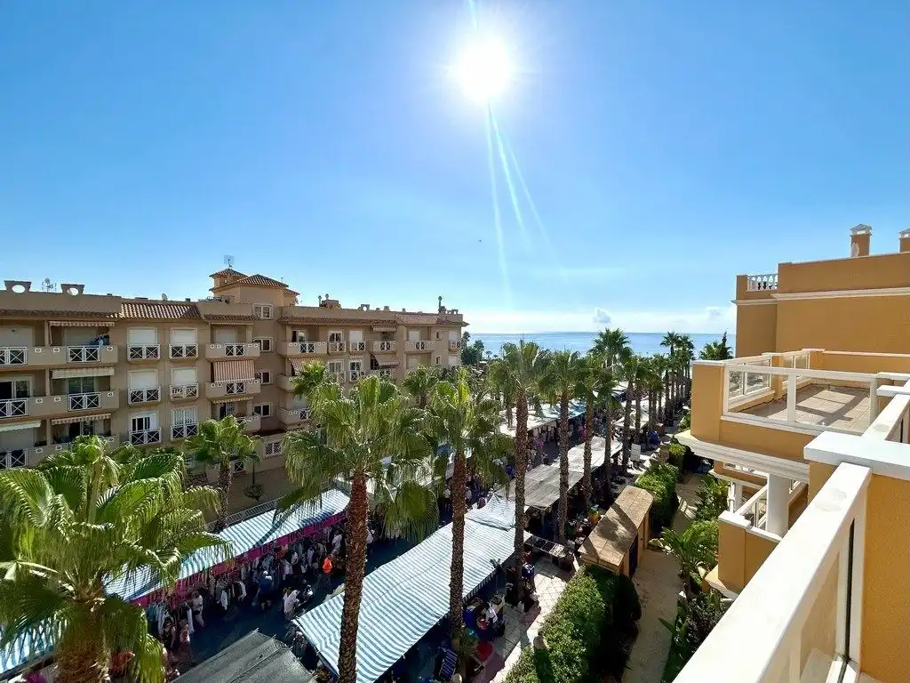 Vista exterior de Àtic en venda en Orihuela amb Terrassa, Balcó i Piscina comunitària