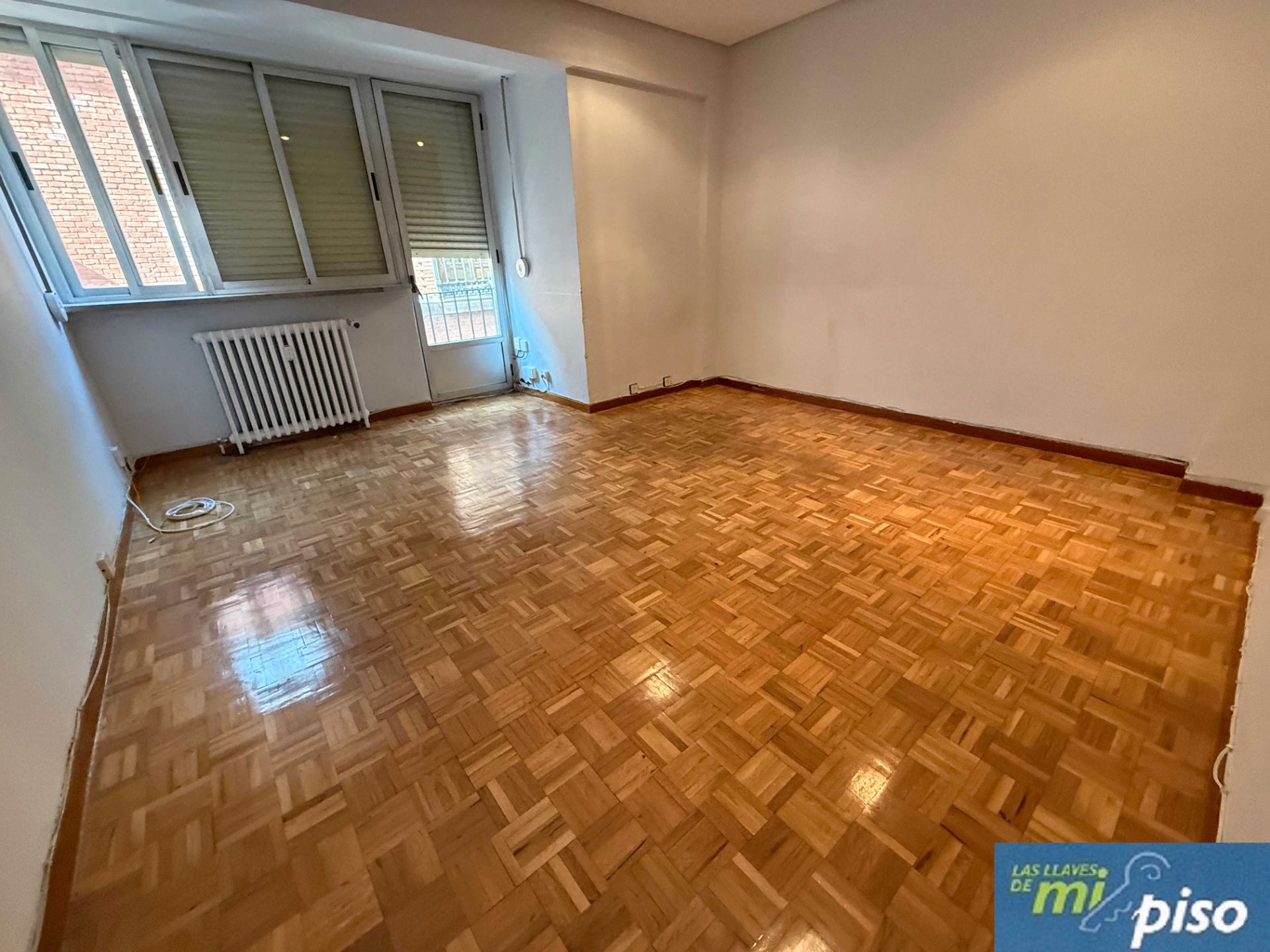 Sala d'estar de Pis en venda en Valladolid Capital amb Calefacció, Parquet i Terrassa