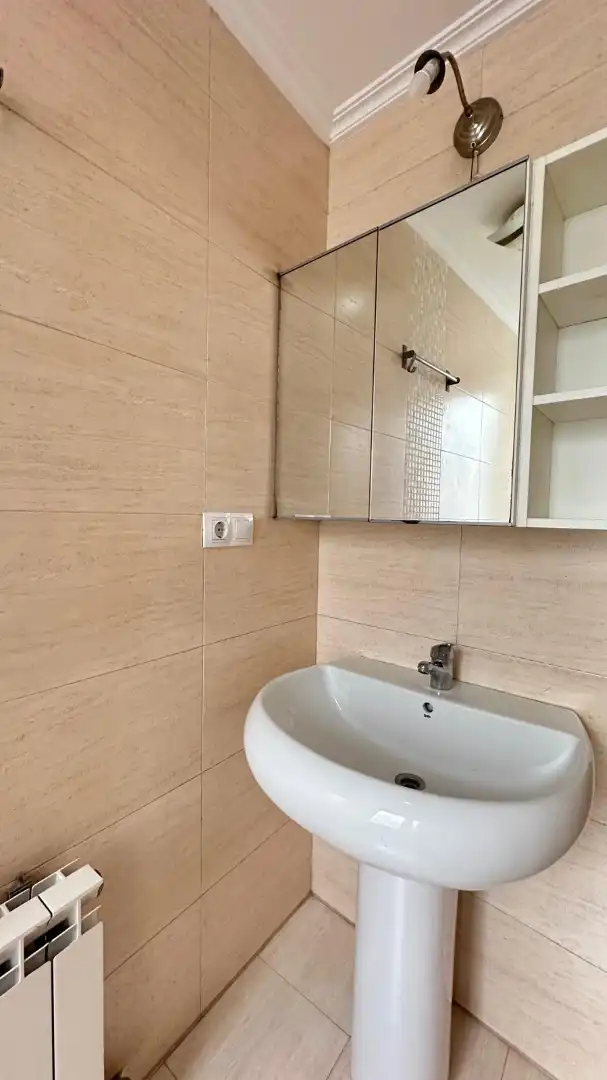 Bany de Pis en venda en Burgos amb Calefacció, Parquet i Traster