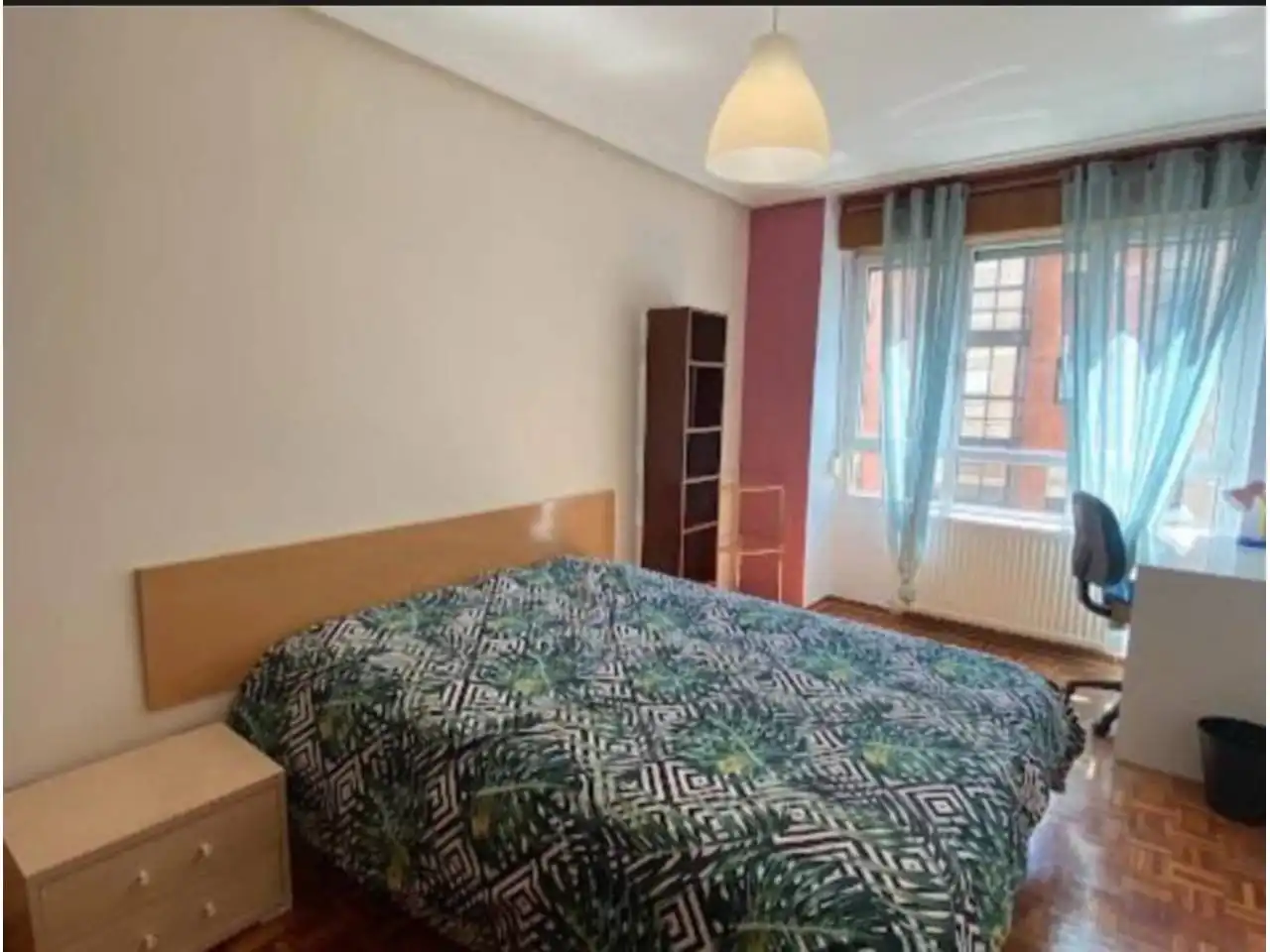 Bedroom of Flat for rent in Burgos  with Heating, Parquet flooring and Terrace