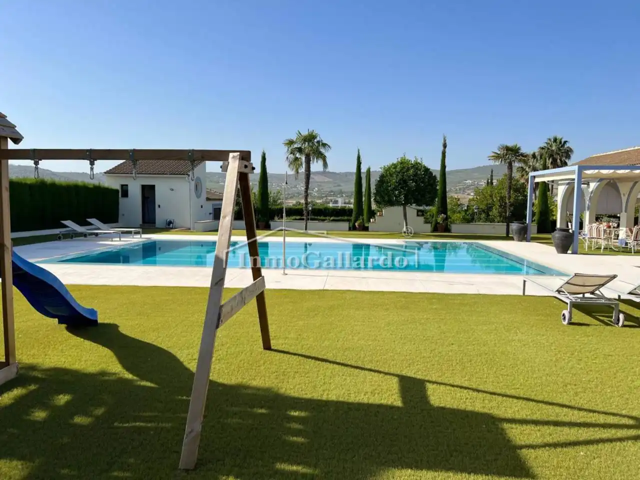 Swimming pool of Buildings for sale in Lucena