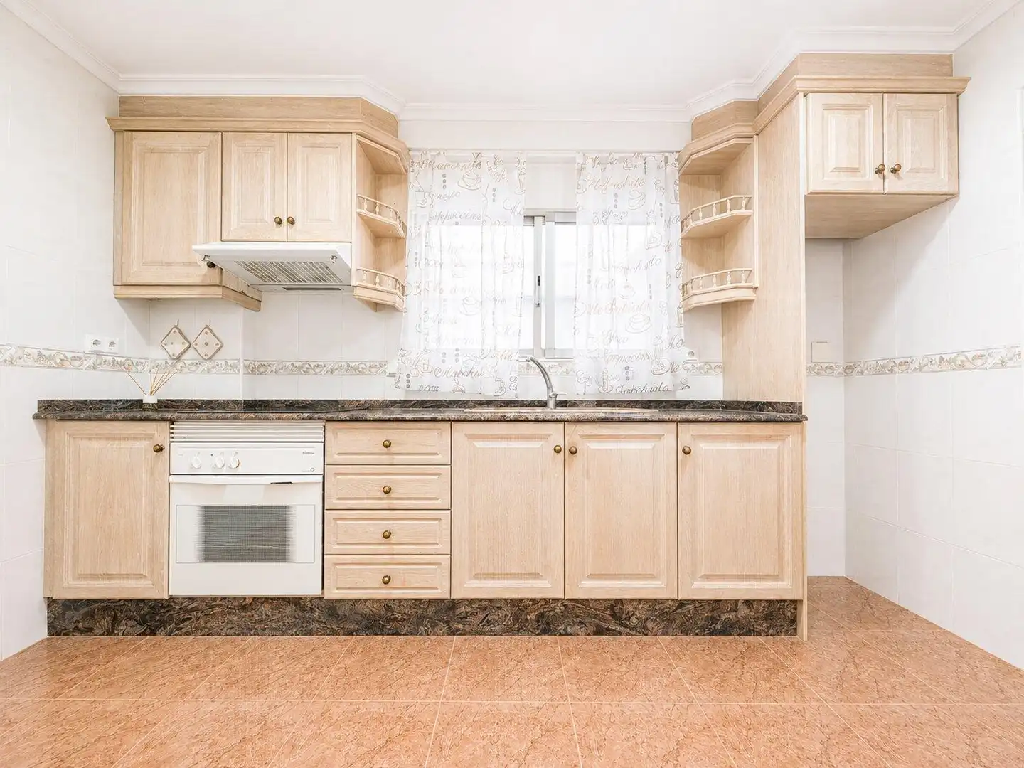 Cocina de Piso en venta en Meliana con Terraza, Trastero y Balcón