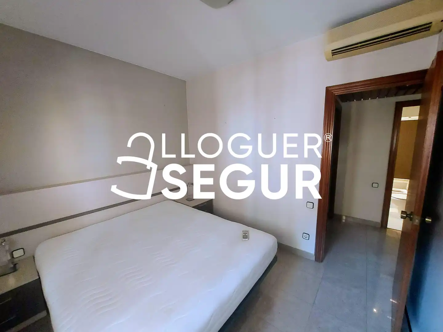 Bedroom of Flat for rent in Barcelona  with Air Conditioner, Heating and Furnished