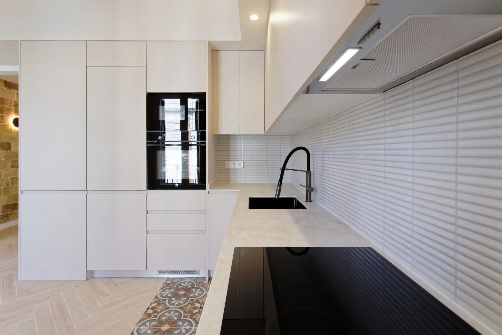 Cocina de Piso en venta en Barcelona con Aire acondicionado, Calefacción y Horno