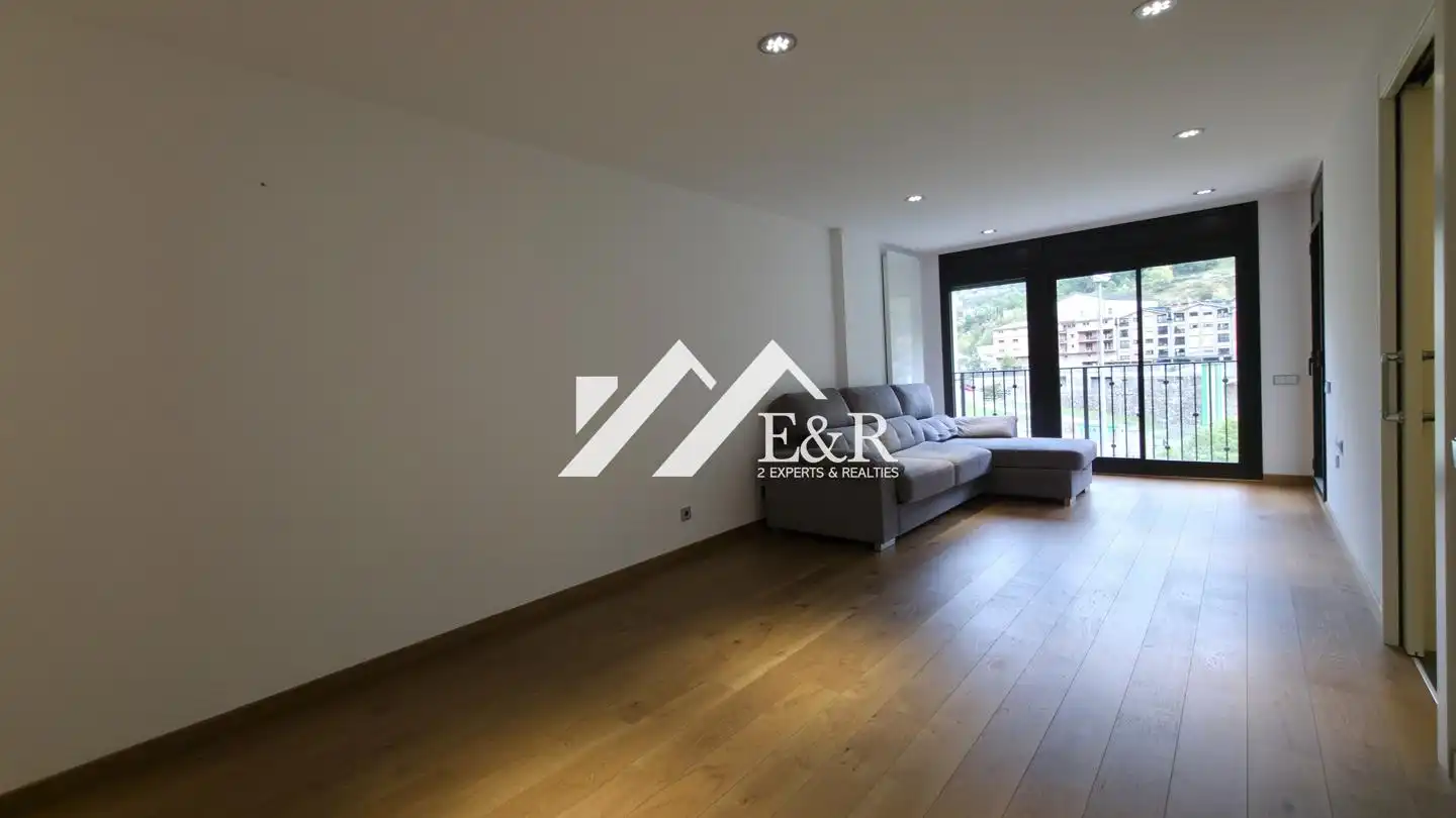 Flat with lift to rent in Riberaigues