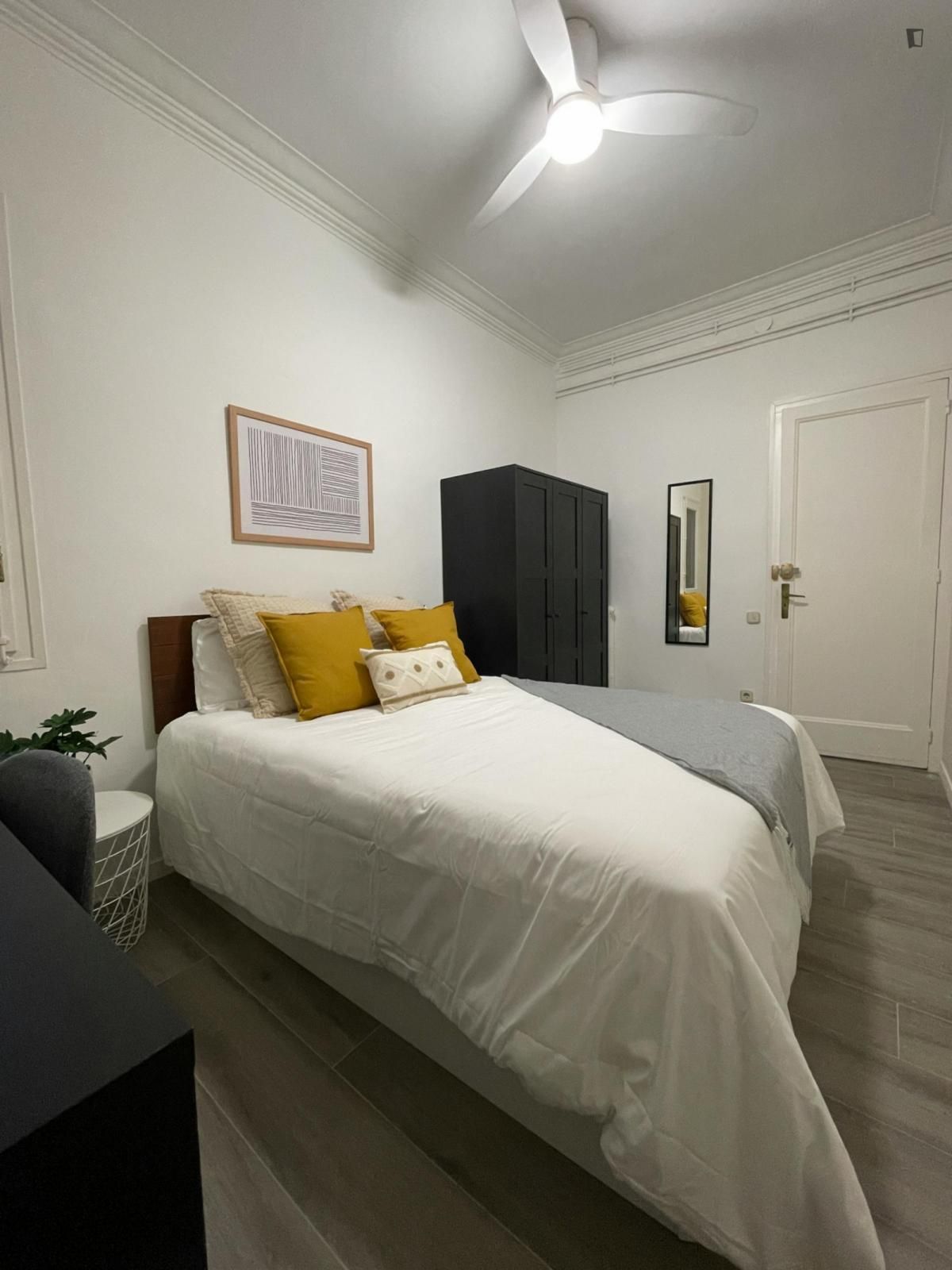 Bedroom of Apartment to share in  Barcelona Capital  with Heating, Furnished and Oven