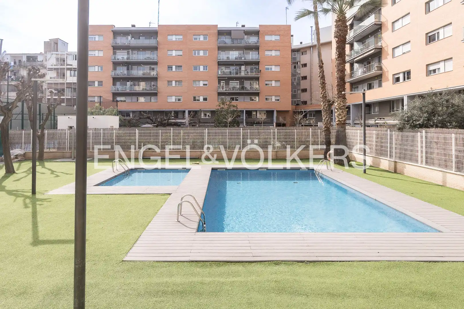 Swimming pool of Flat for sale in Barcelona  with Air Conditioner, Heating and Private garden
