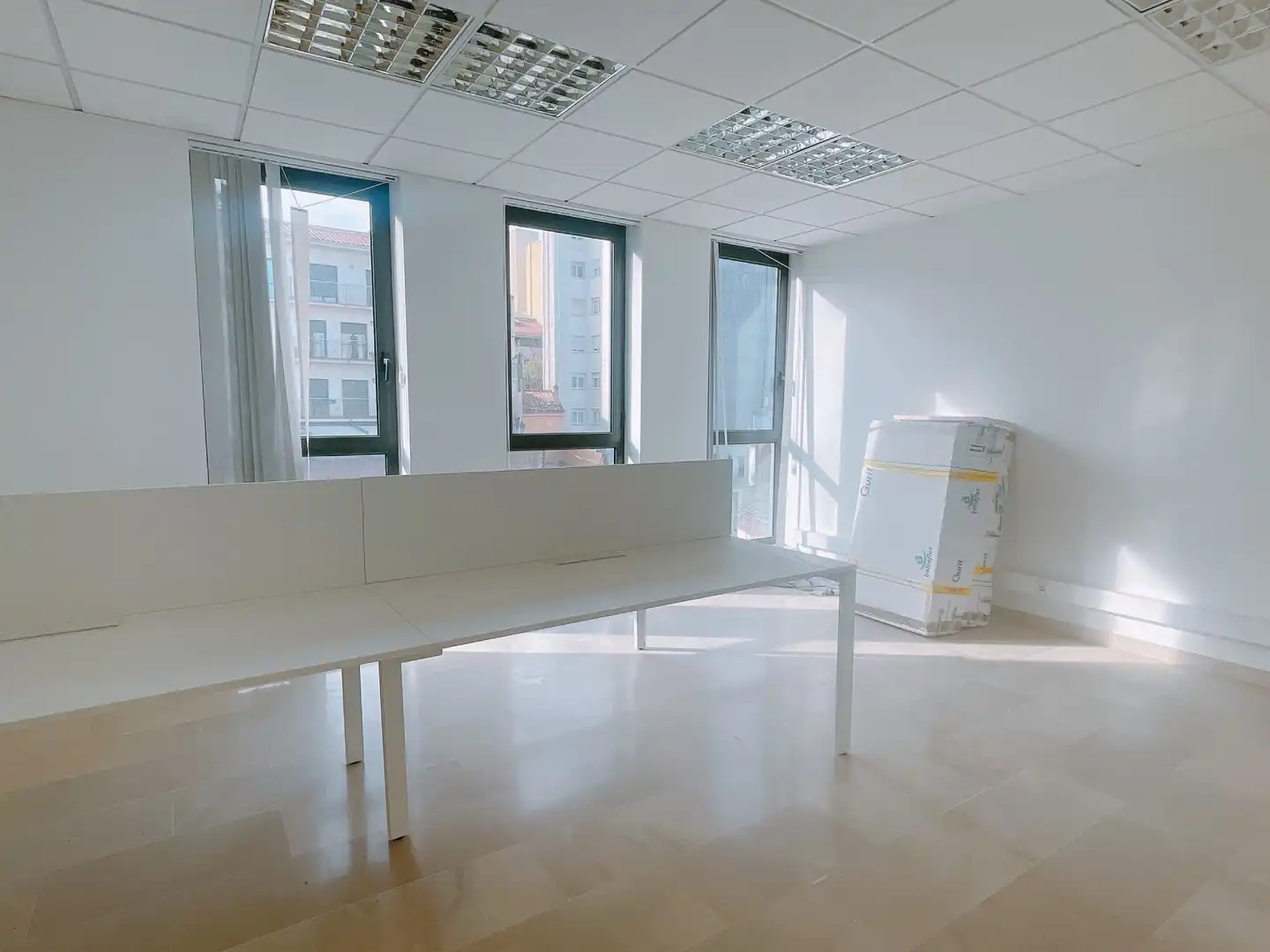 Office for rent in Girona  with Air Conditioner and Heating