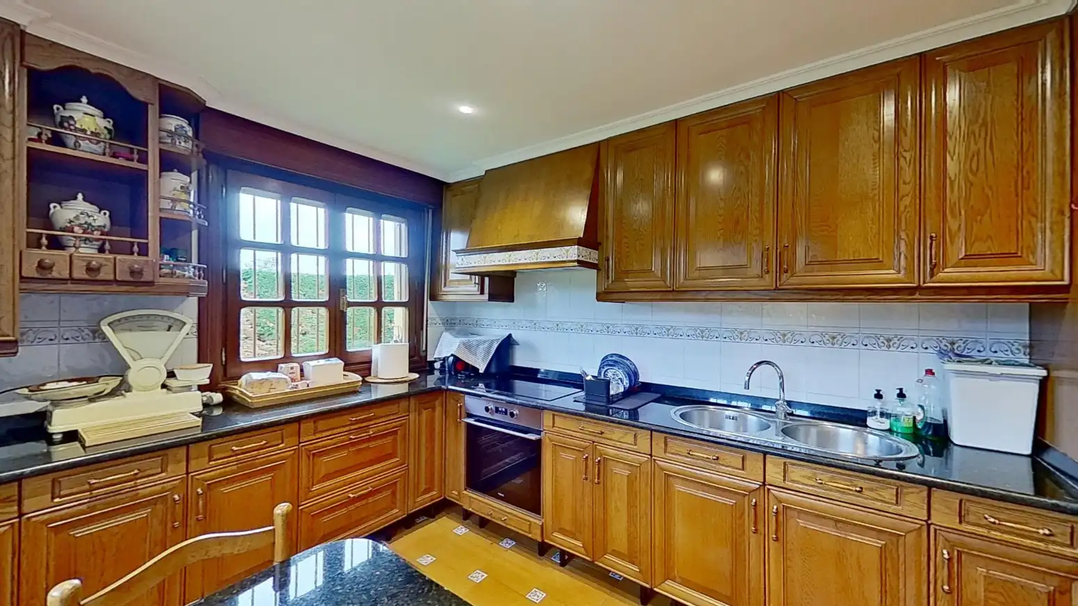 Cocina de Casa o chalet en venta en Marina de Cudeyo con Calefacción, Jardín privado y Parquet