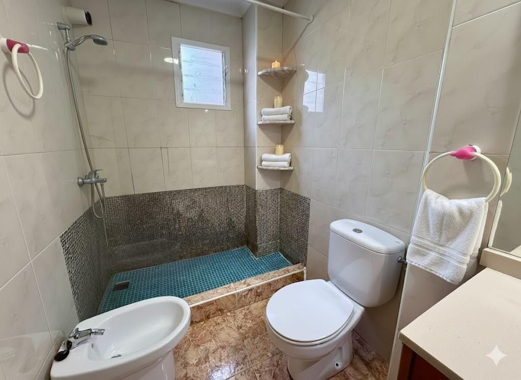 Bany de Pis en venda en Elche / Elx amb Balcó