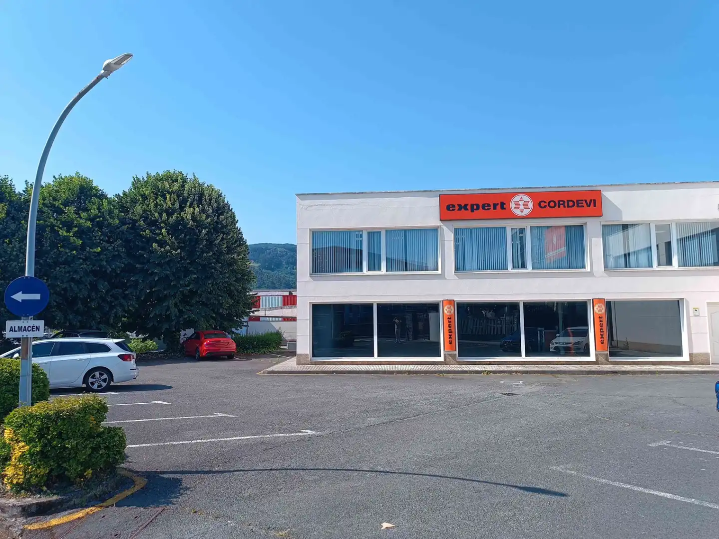 Vista exterior de Nave industrial en venta en Derio