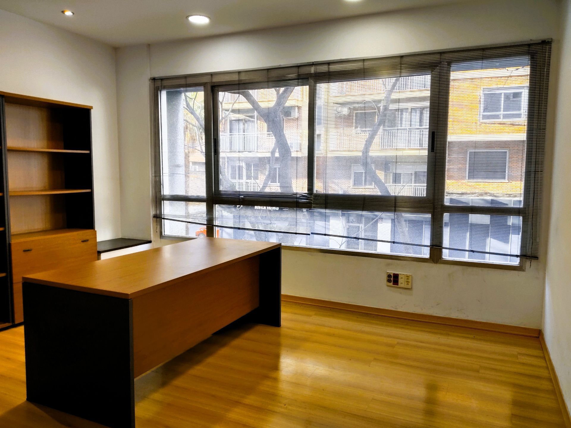 Oficina de lloguer en  Valencia Capital amb Aire condicionat i Moblat