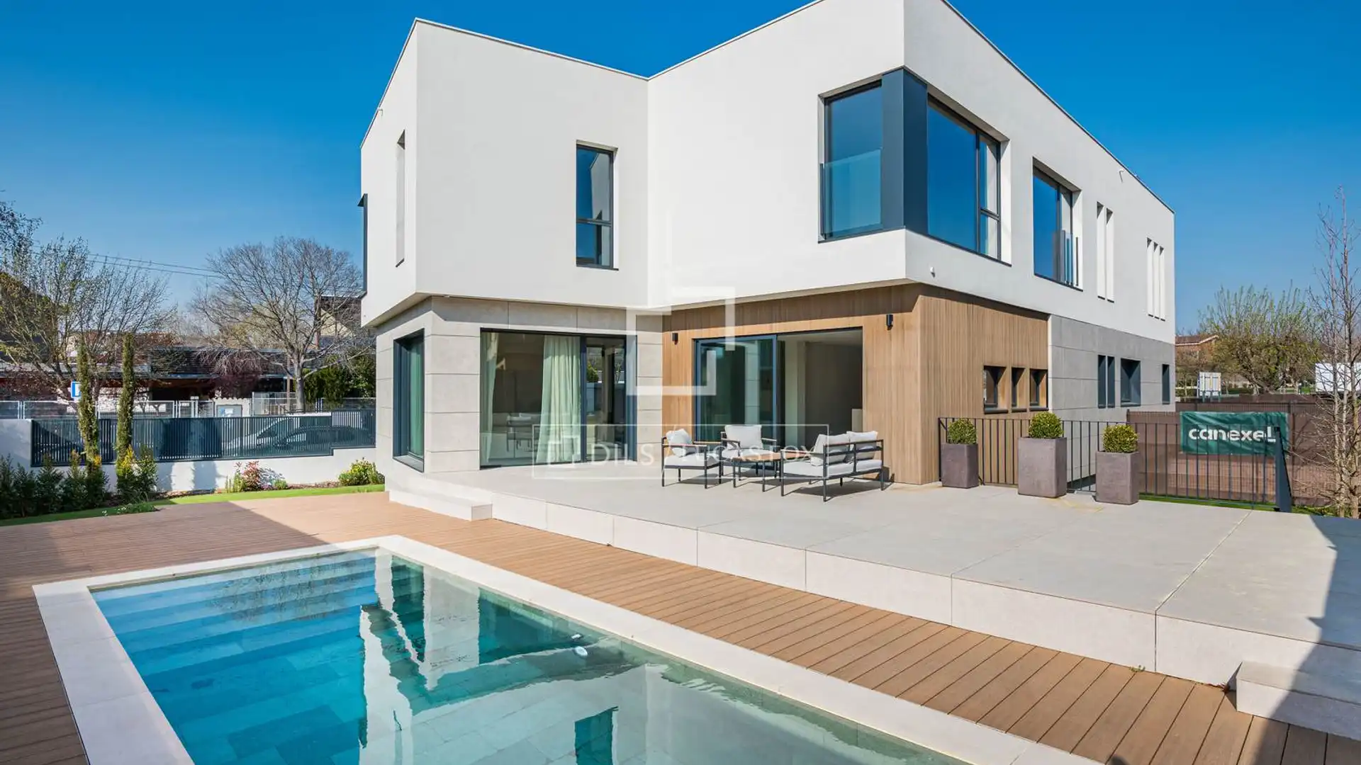Vista exterior de Casa o chalet en venta en Sant Cugat del Vallès con Aire acondicionado, Calefacción y Jardín privado