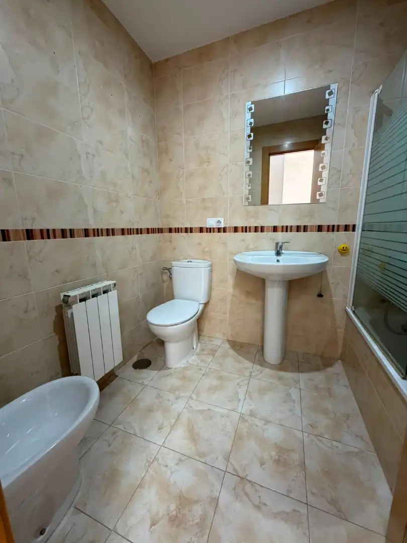 Badezimmer von Wohnung zur Miete in Maracena mit Heizung, Parkett und Terrasse