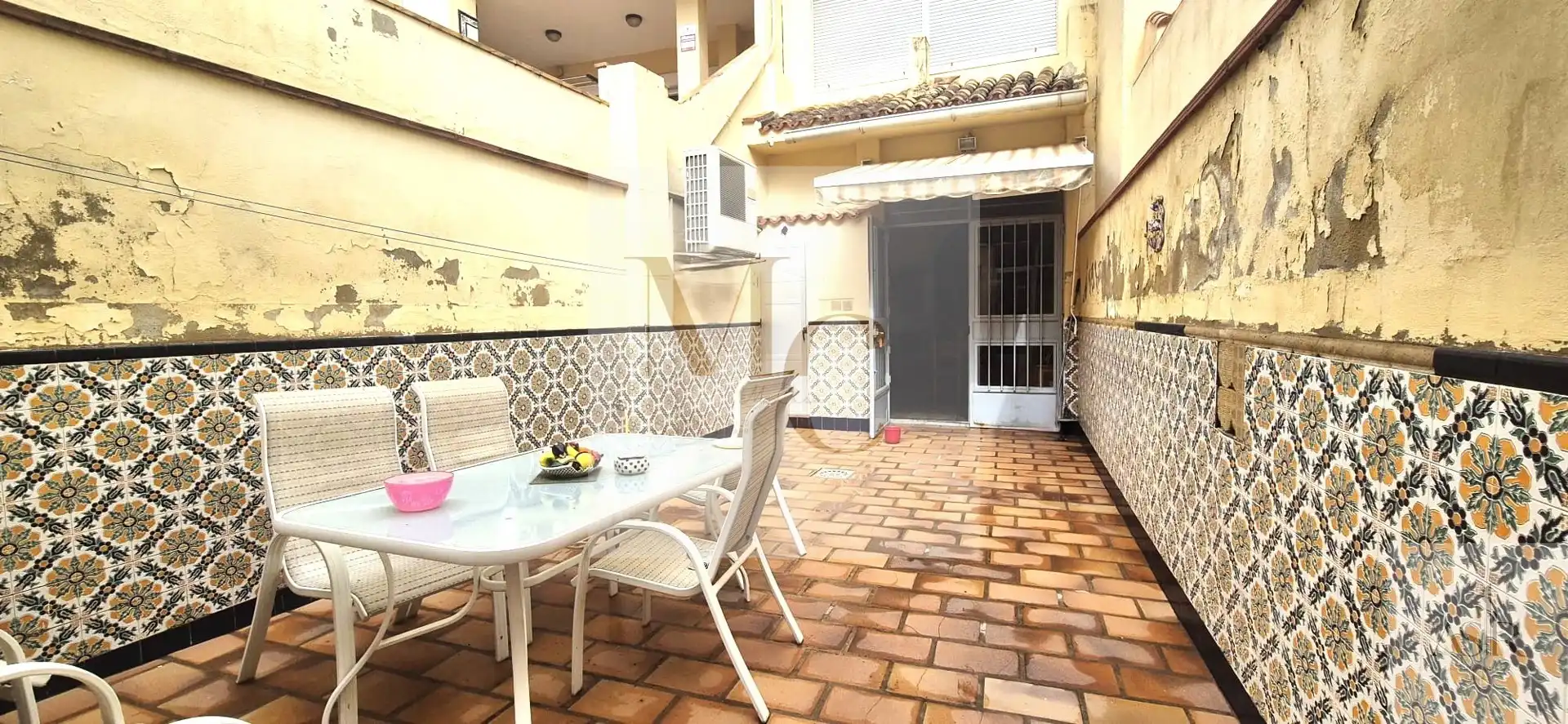 Terrace of Houses for sale in Silla  with Storage room