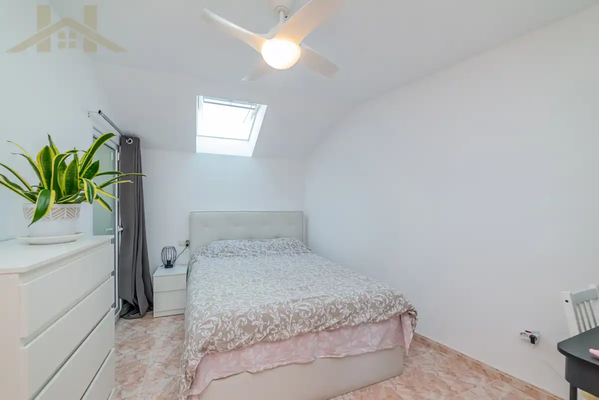 Schlafzimmer von Dachboden zum Verkauf in Ciempozuelos mit Klimaanlage, Heizung und Terrasse