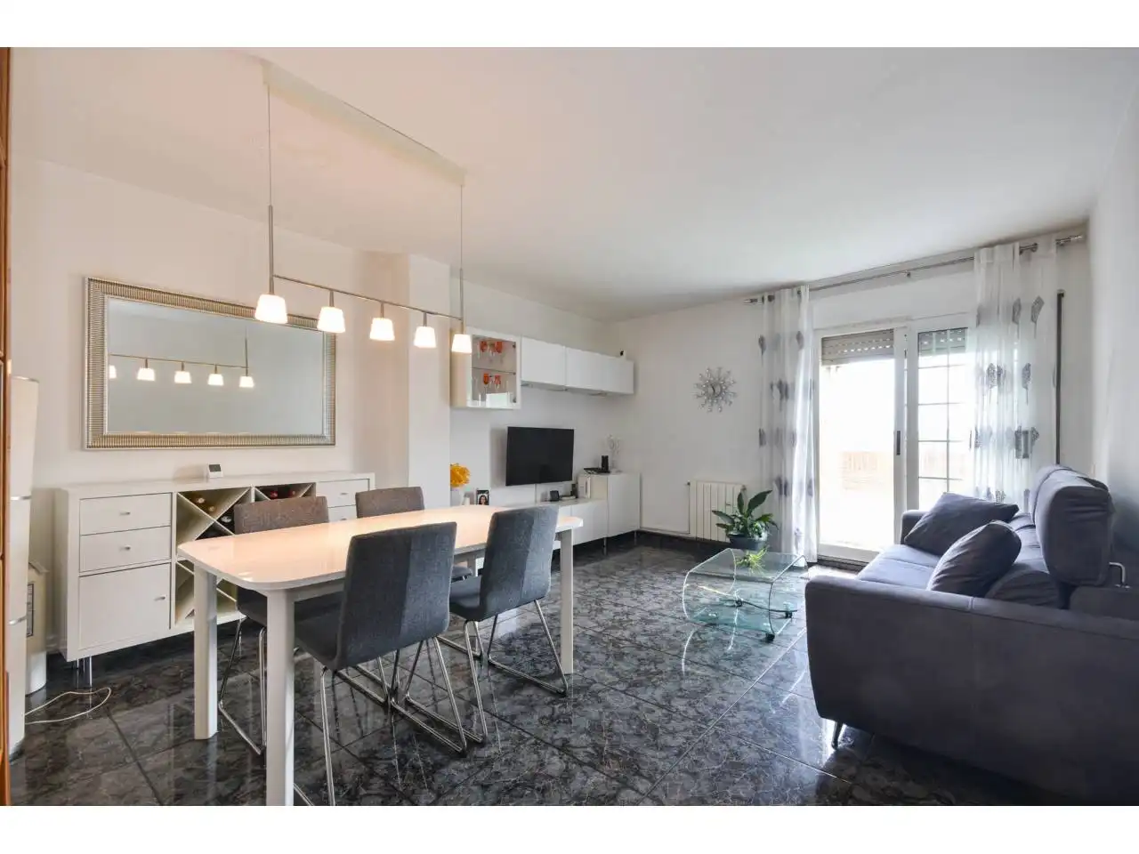 Sala de estar de Piso en venta en Montcada i Reixac con Calefacción y Terraza