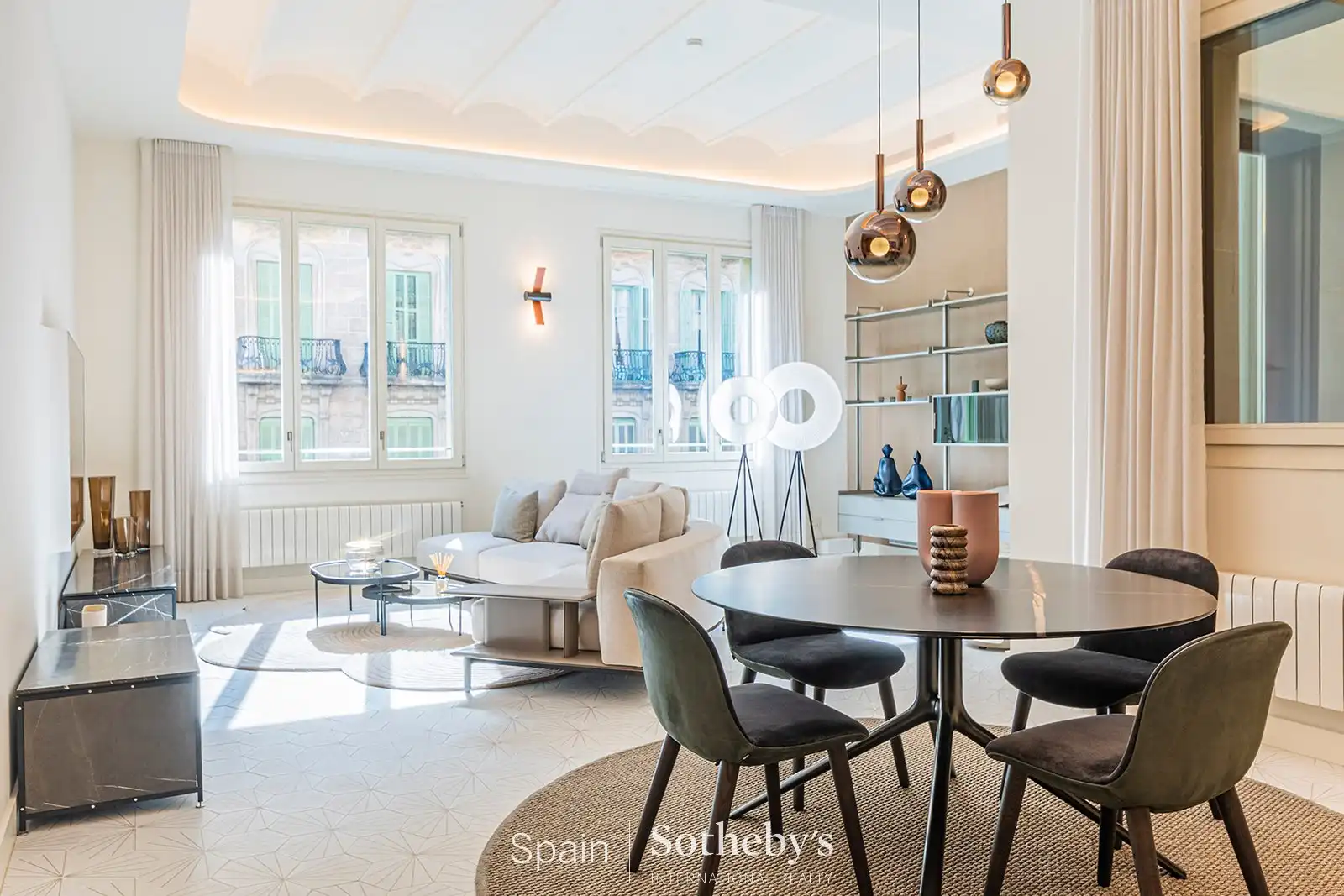 Appartement compact avec piscine à vendre à Eixample