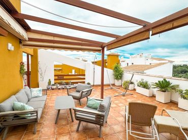 Penthouse with pool for sale in Playa del Acequión, Náufragos y Rocío del Mar