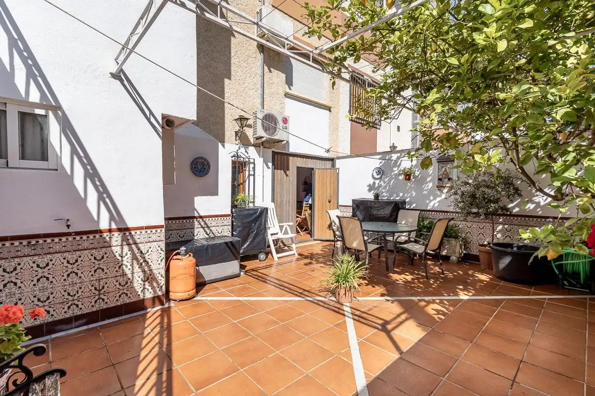 Casa adosada en venta en Calle LA REDONDA, 21, Pinos Puente