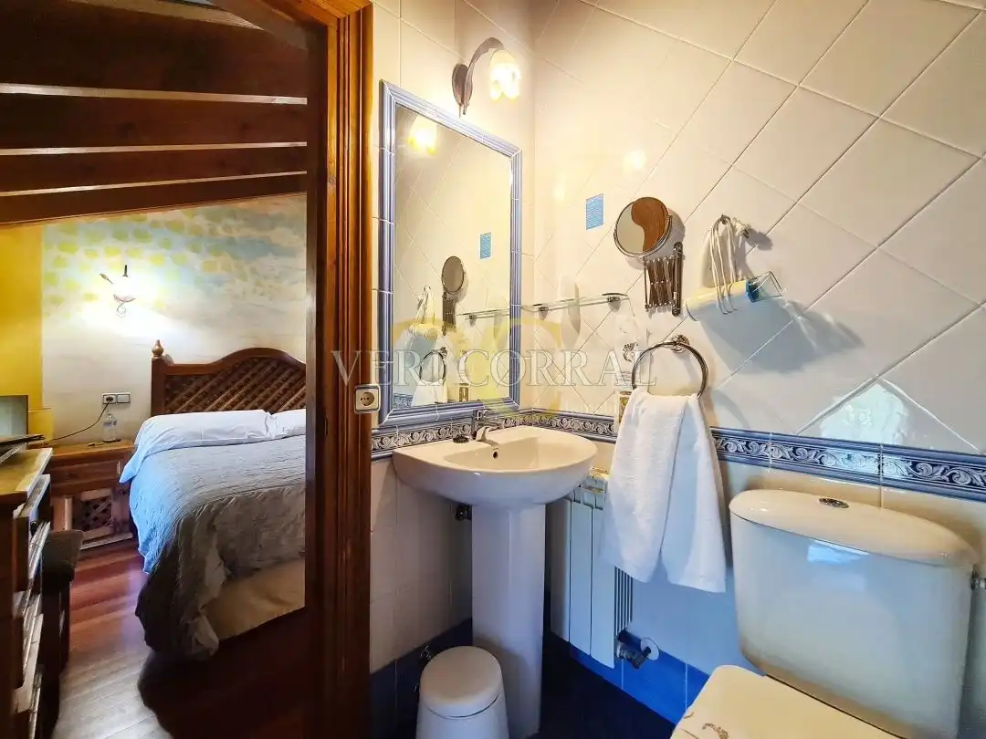Bathroom of Buildings for sale in Cangas de Onís