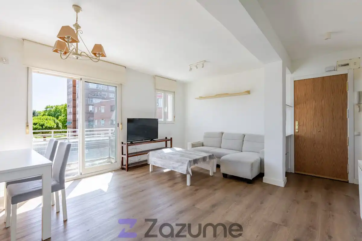 Flat for rent in C. de la Encomienda de Palacios, Pavones