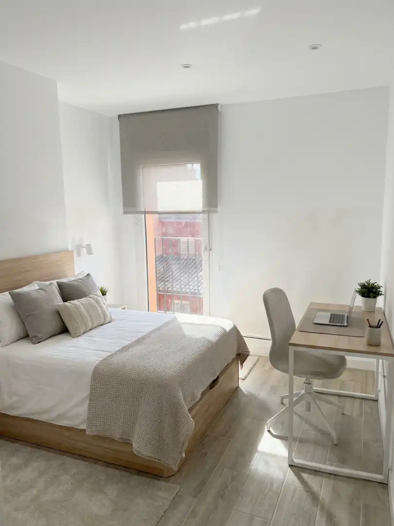 Schlafzimmer von Wohnung zum Verkauf in Manlleu mit Klimaanlage, Heizung und Balkon