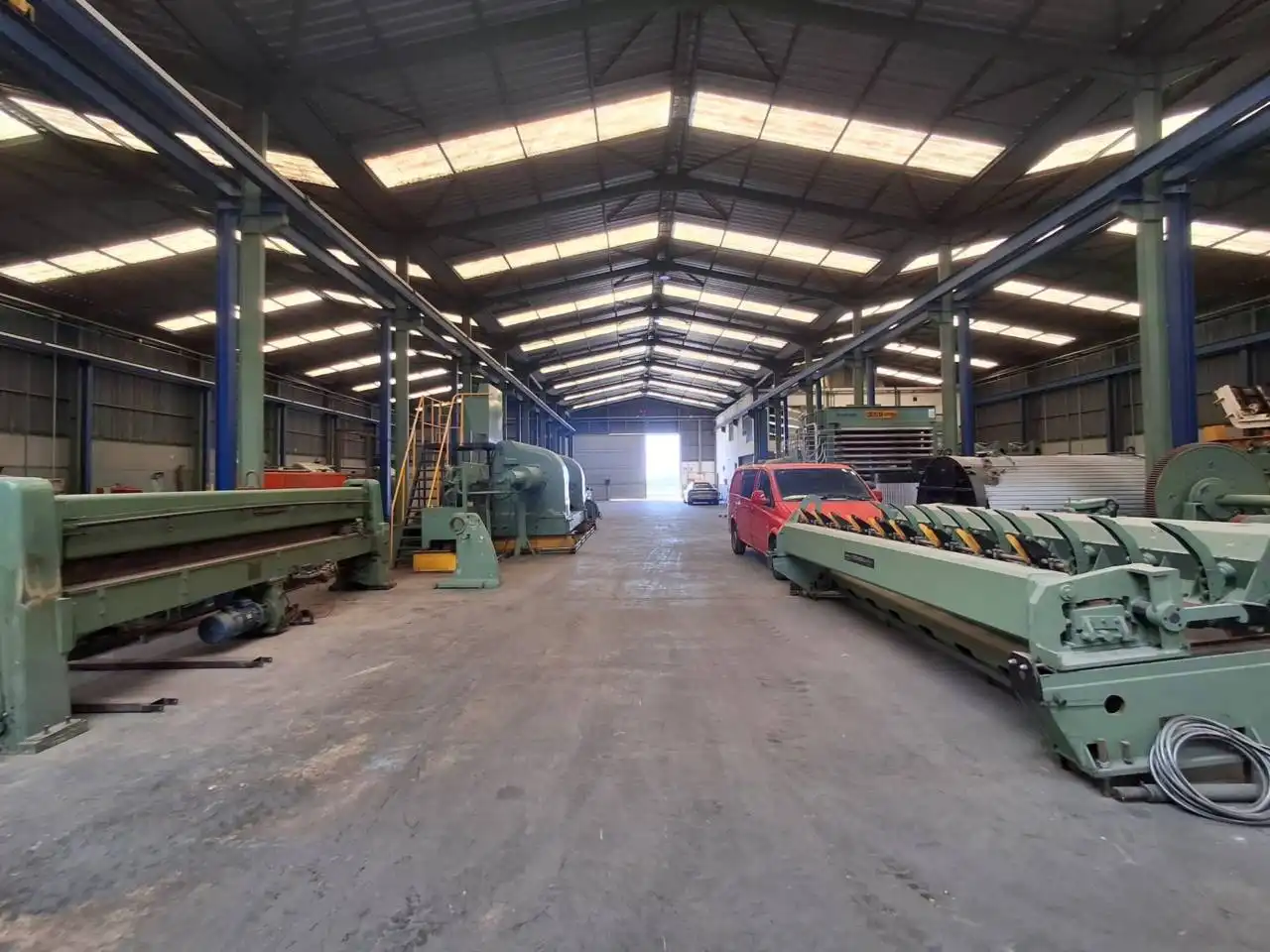 Exterior view of Industrial buildings for rent in Sollana