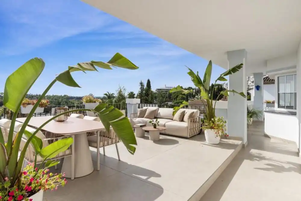 Ático con piscina en venta en Nueva Andalucía, imagen 2