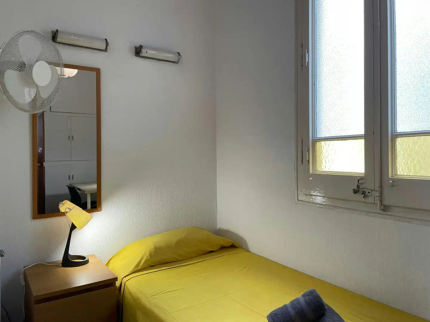 Habitación de Piso para compartir en  Barcelona Capital con Calefacción, Amueblado y Lavadora
