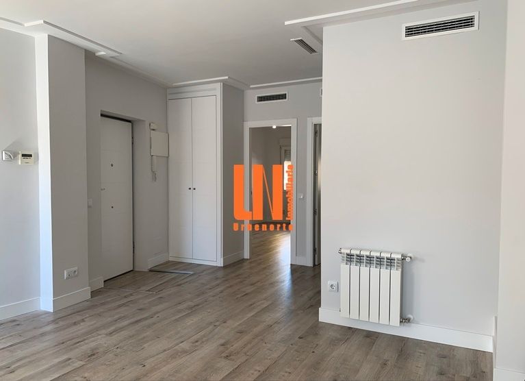 Flat for sale in Paseo de la Dirección, Berruguete
