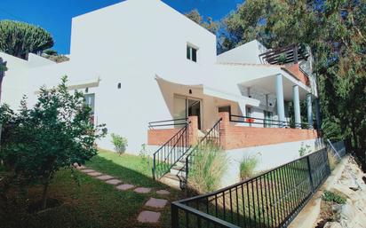 Exterior view of House or chalet for sale in Benalmádena  with Air Conditioner, Terrace and Swimming Pool