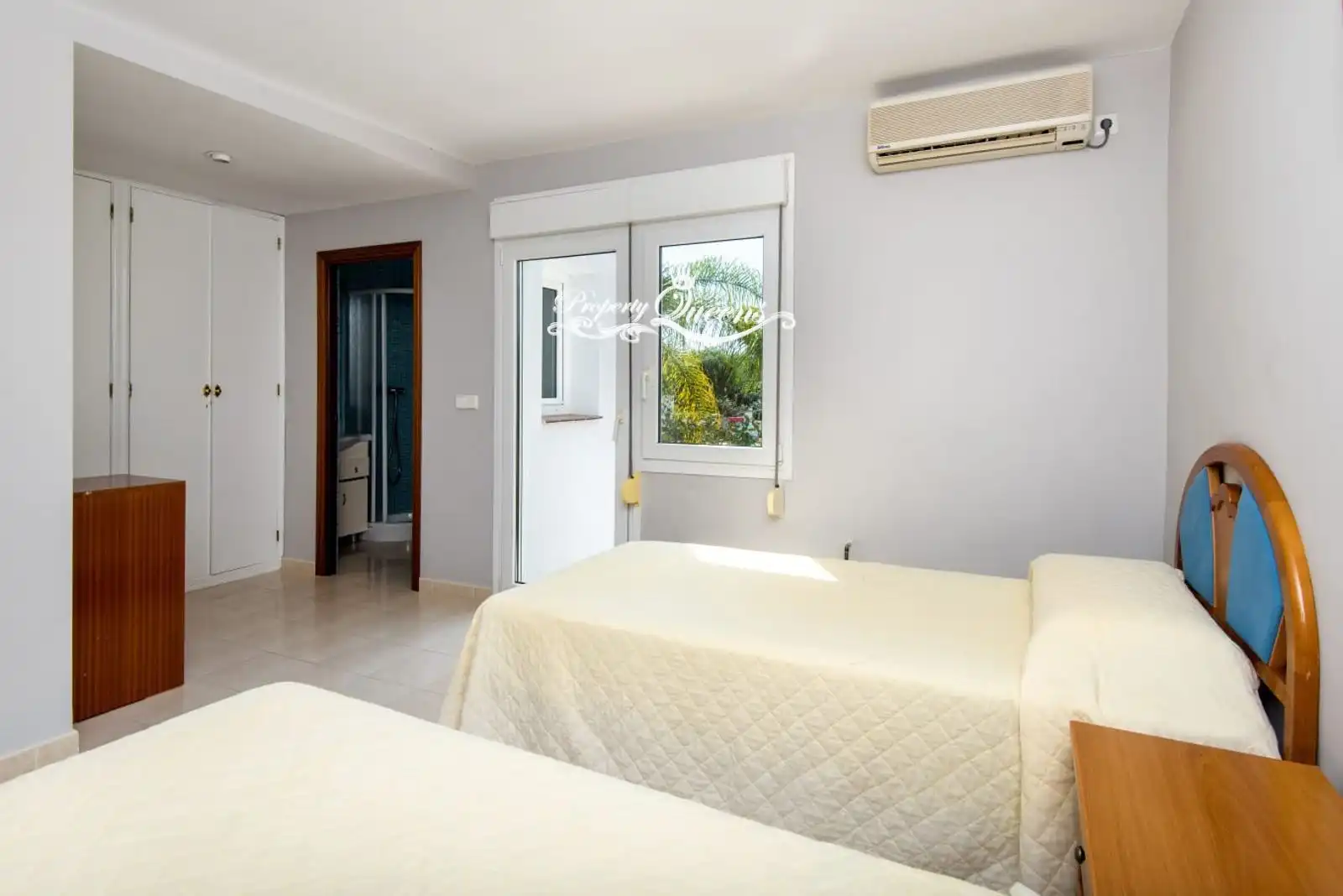 Dormitori de Casa o xalet en venda en Marbella amb Aire condicionat, Terrassa i Traster