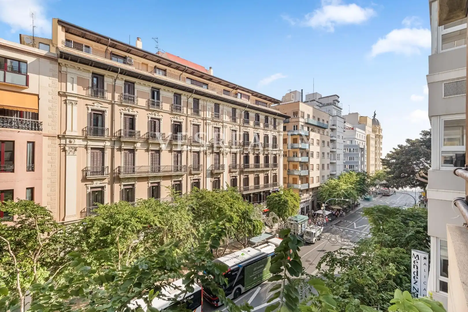 Pis amb terrassa en venda a GERONA