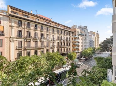 Pis amb balcó en venda a GERONA