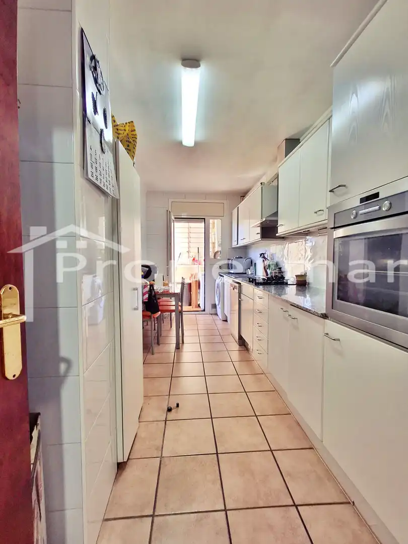 Cuina de Pis en venda en La Roca del Vallès amb Calefacció