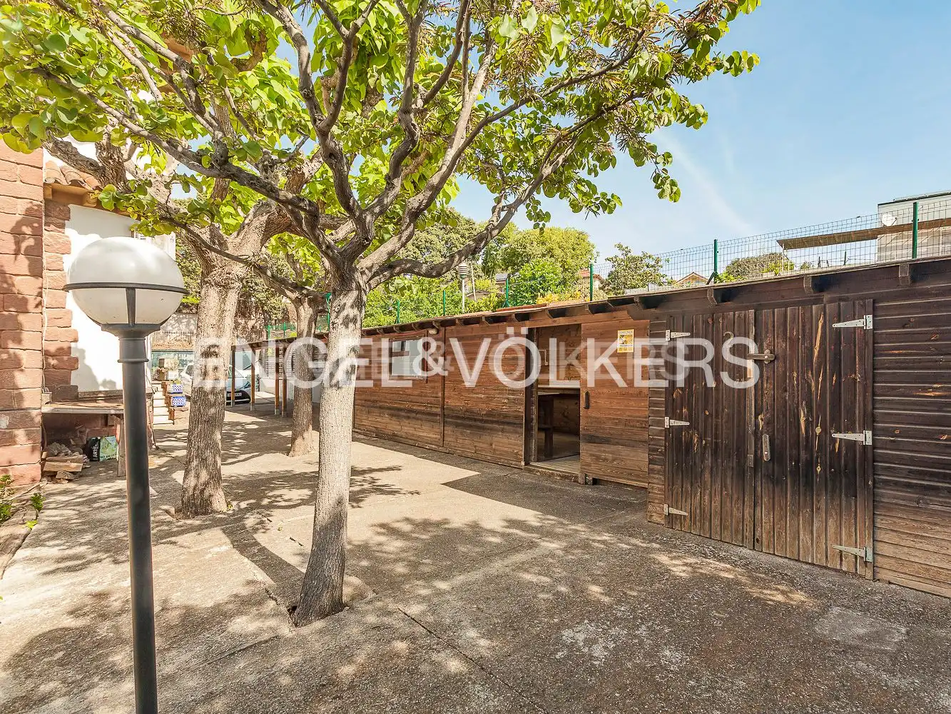 Exterior view of Houses for sale in Sant Cugat del Vallès  with Air Conditioner, Heating and Private garden