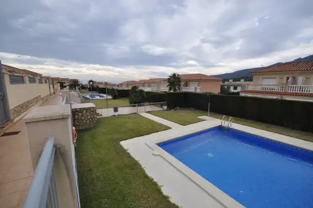 Piscina de Casa adosada en venta en Mont-roig del Camp con Aire acondicionado y Piscina comunitaria