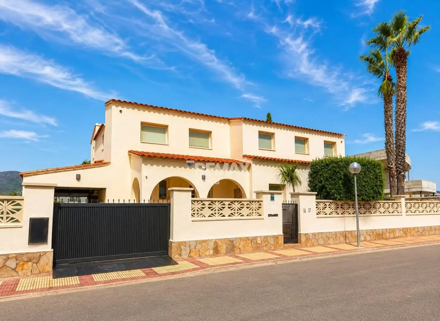 Vista exterior de Casa o xalet en venda en Roses amb Aire condicionat, Calefacció i Jardí privat