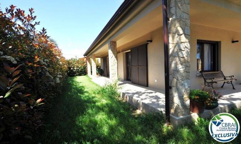 Garden of House or chalet for sale in Sant Pere Pescador  with Air Conditioner, Heating and Terrace