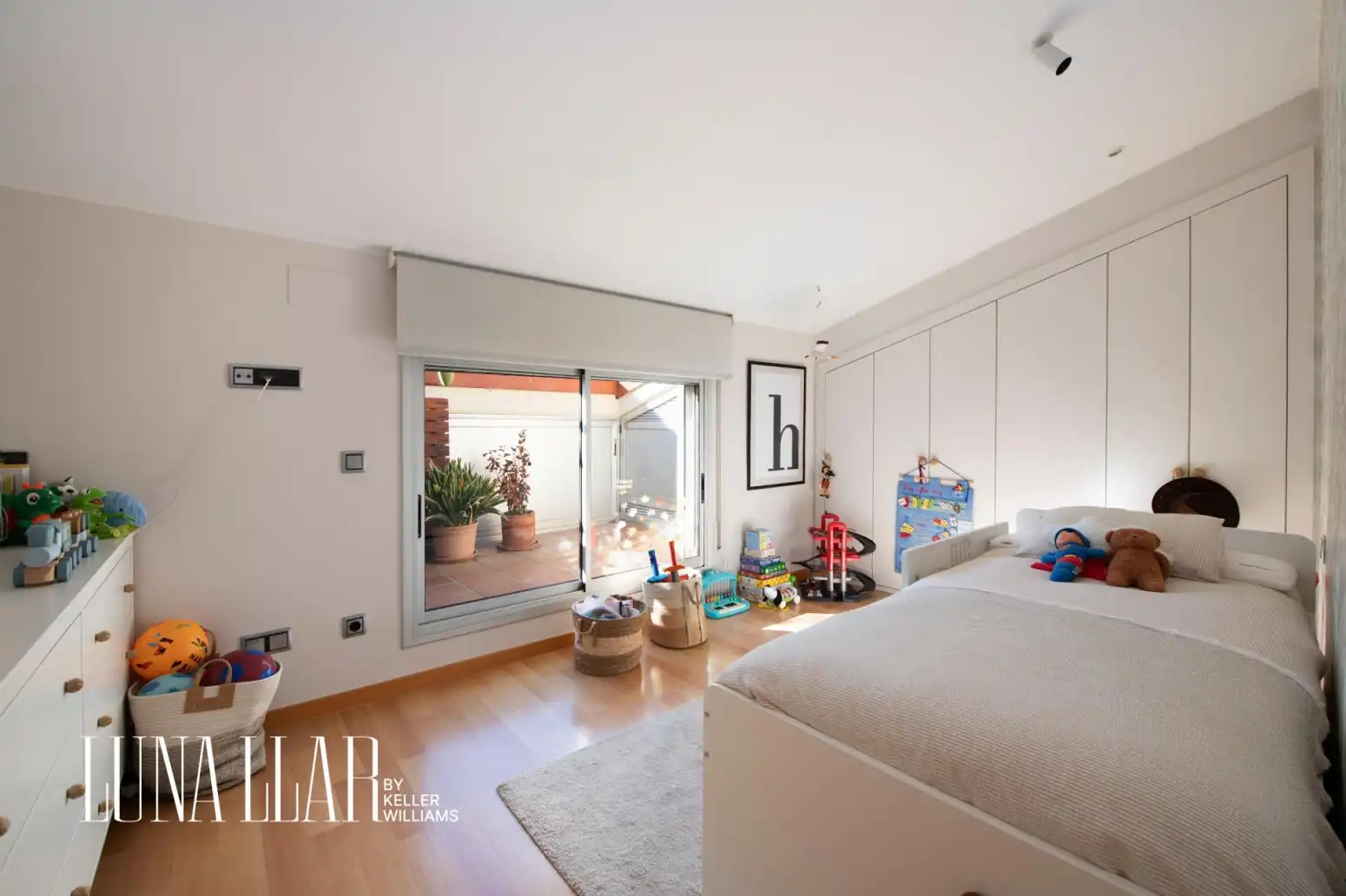 Bedroom of Flat for sale in Castelldefels  with Parquet flooring, Terrace and Balcony