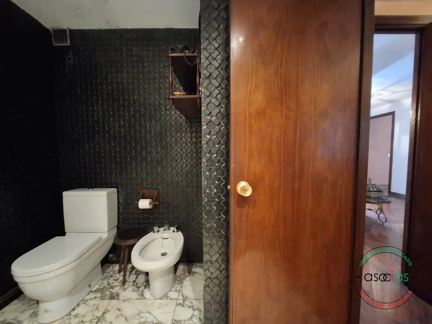 Bany de Pis en venda en Gijón  amb Calefacció, Parquet i Terrassa