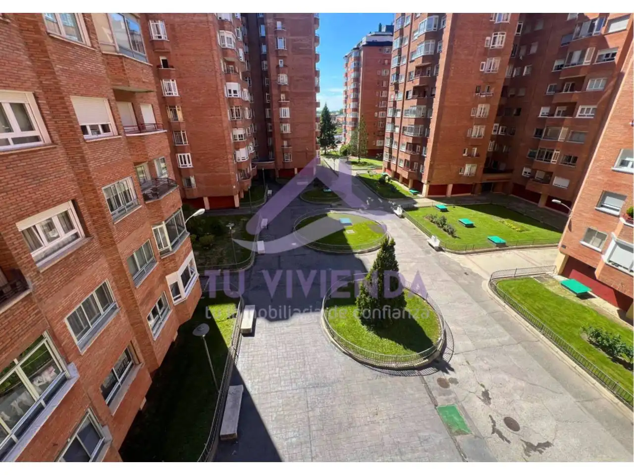 Außenansicht von Wohnung zum Verkauf in Valladolid mit Heizung, Parkett und Terrasse