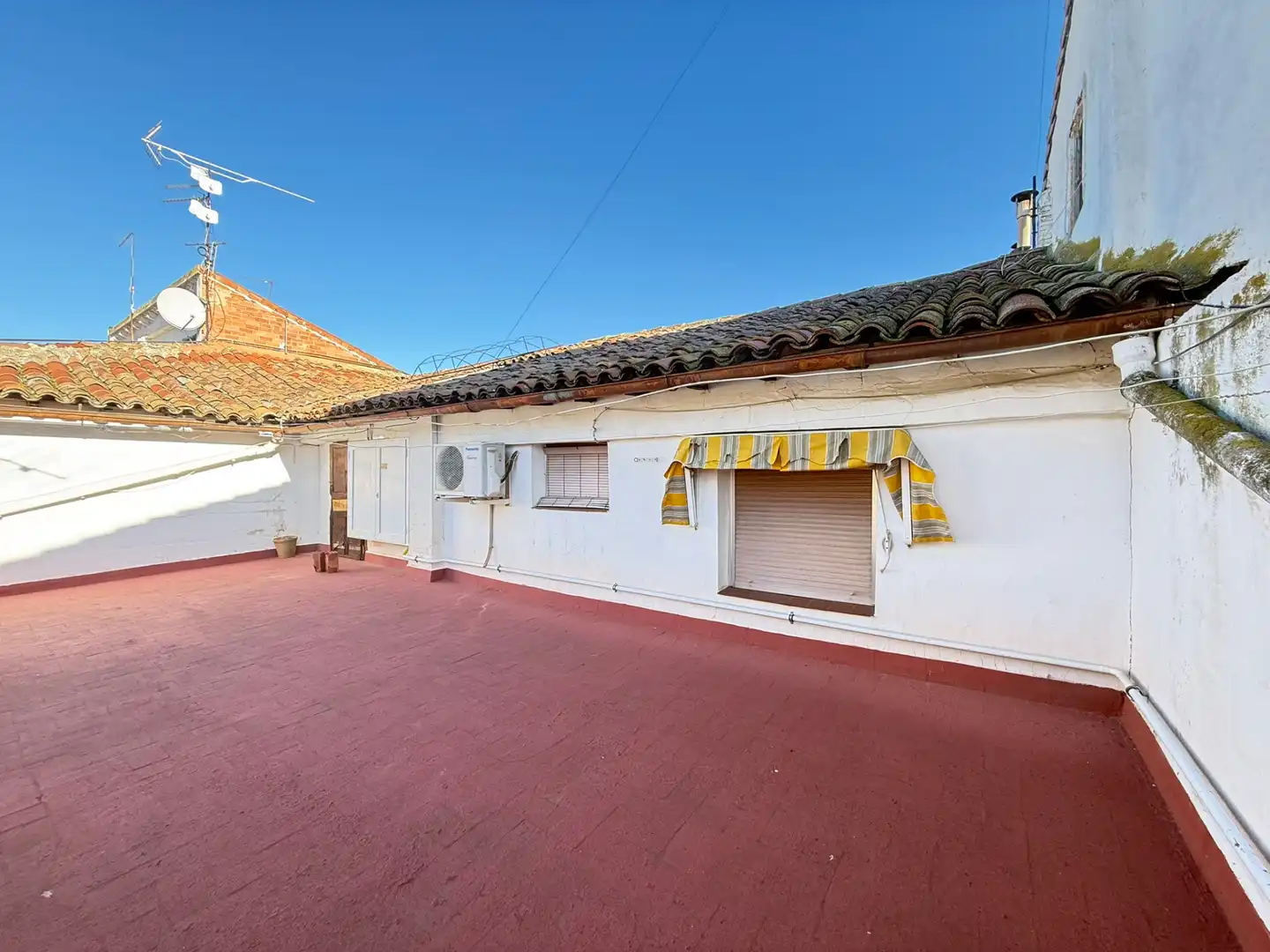Vista exterior de Ático en venta en Caspe con Aire acondicionado, Calefacción y Amueblado