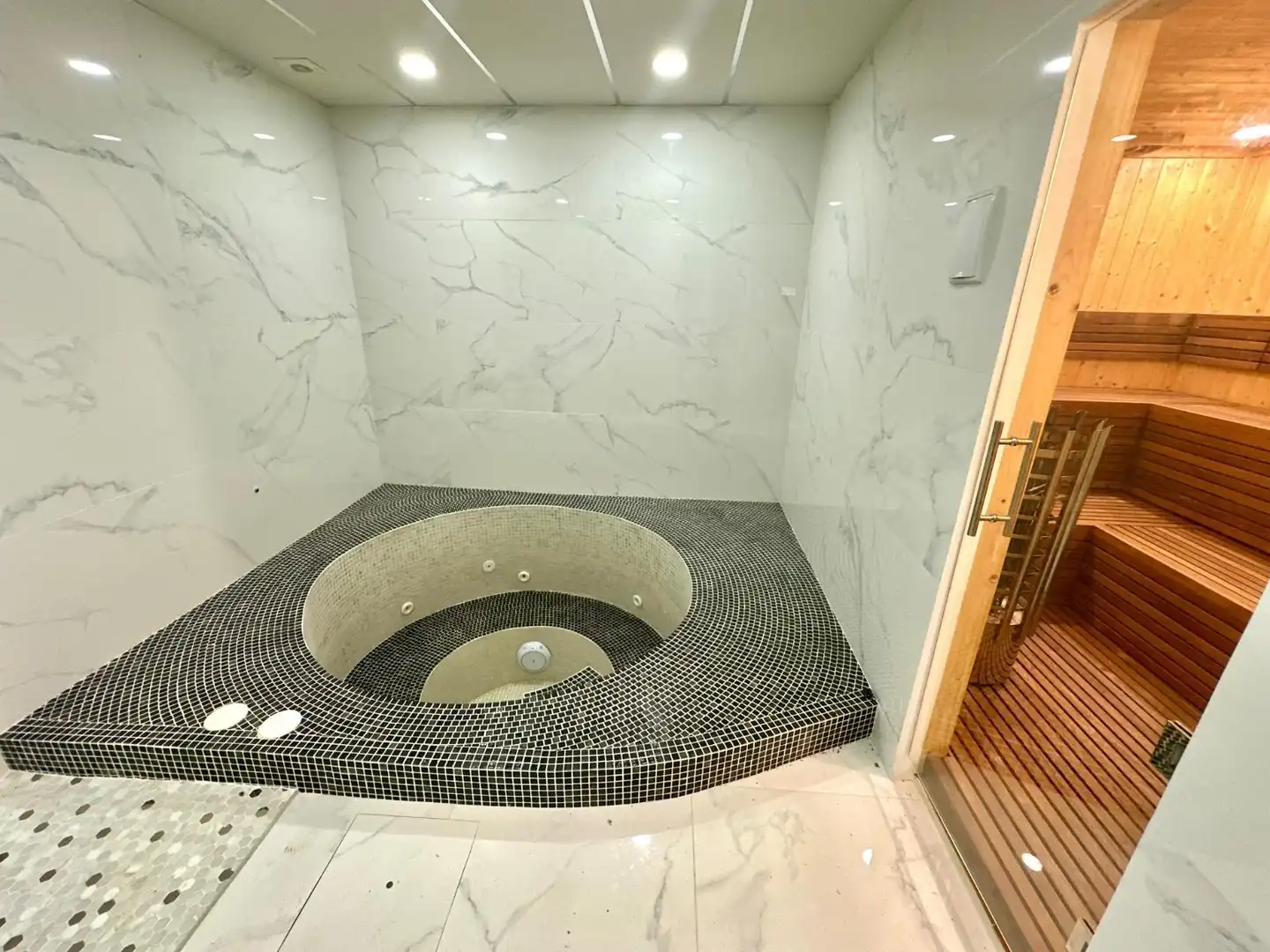 Bany de Casa o xalet en venda en Alicante / Alacant amb Aire condicionat, Jardí privat i Terrassa