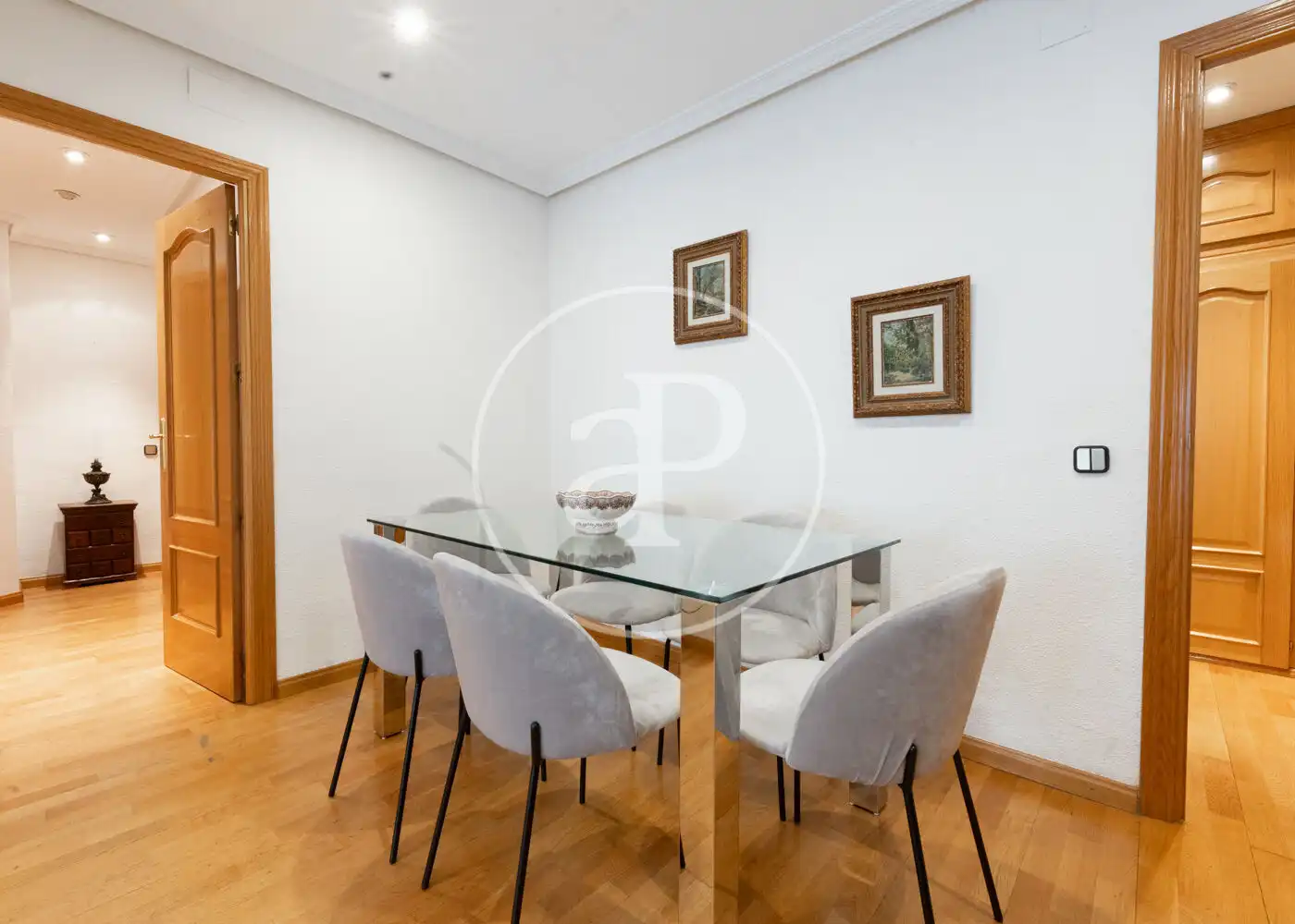Flat for rent in Calle de María de Guzmán, Ríos Rosas - Nuevos Ministerios