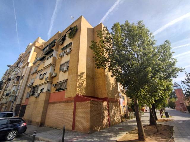 Piso en Venta en Calle Mar Tirreno, 18D en Pino Montano - Consolación